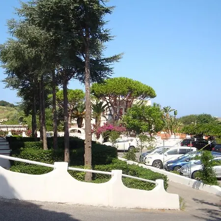 Ischia Uno 3*