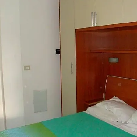 Ischia Uno 3*